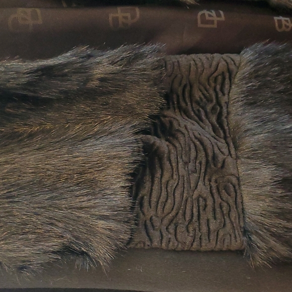 Dennis Basso Madison Avenue Pieced Faux Fur Vest Black - - Picture 3 of 3